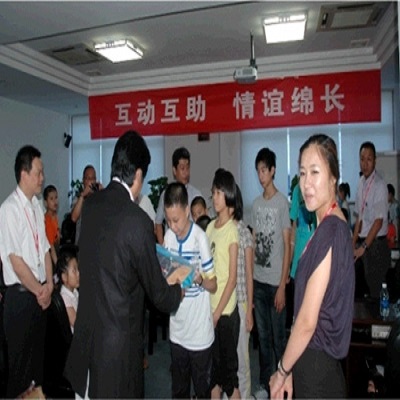 互助互爱 情谊绵长